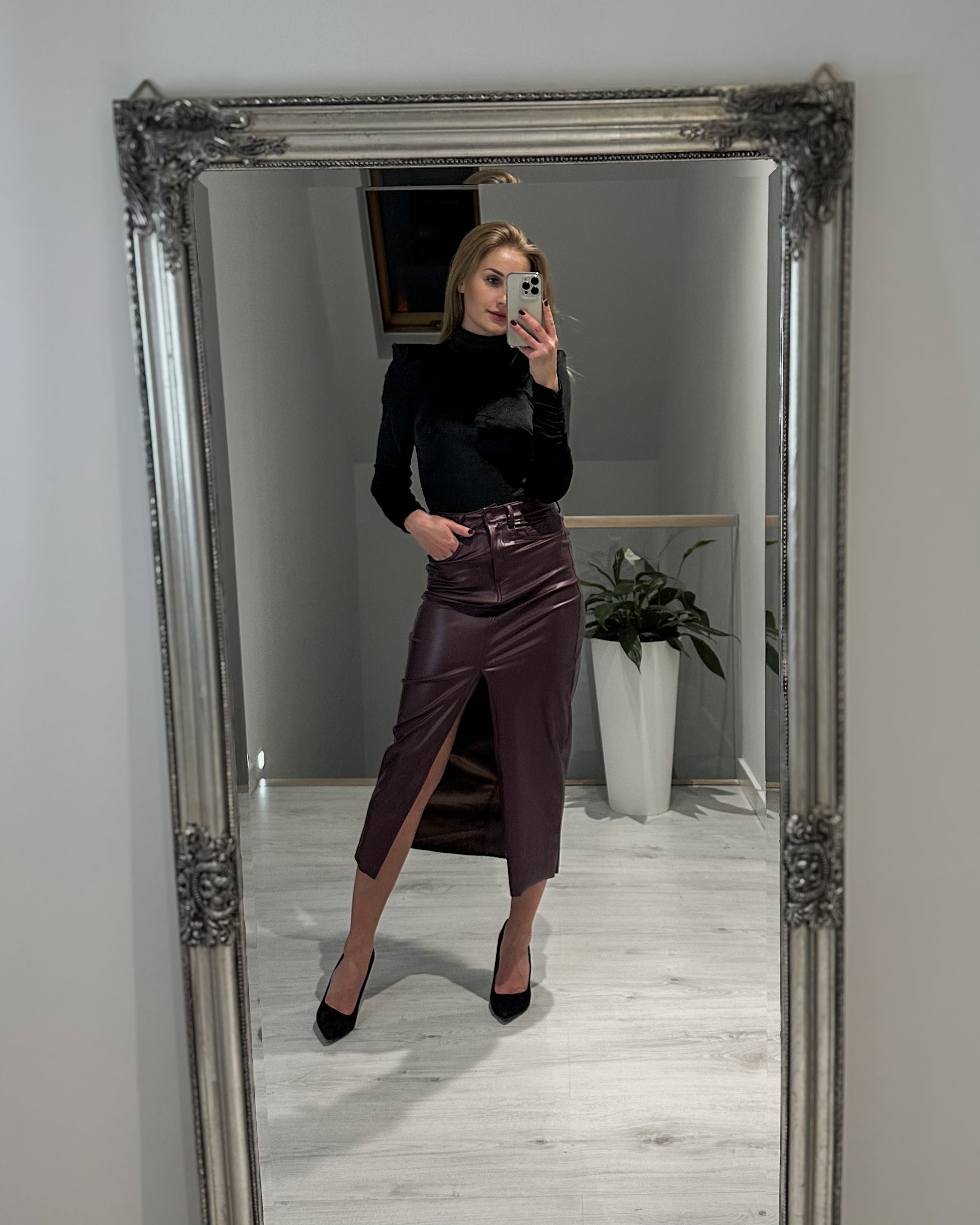 Burgundowa spódnica