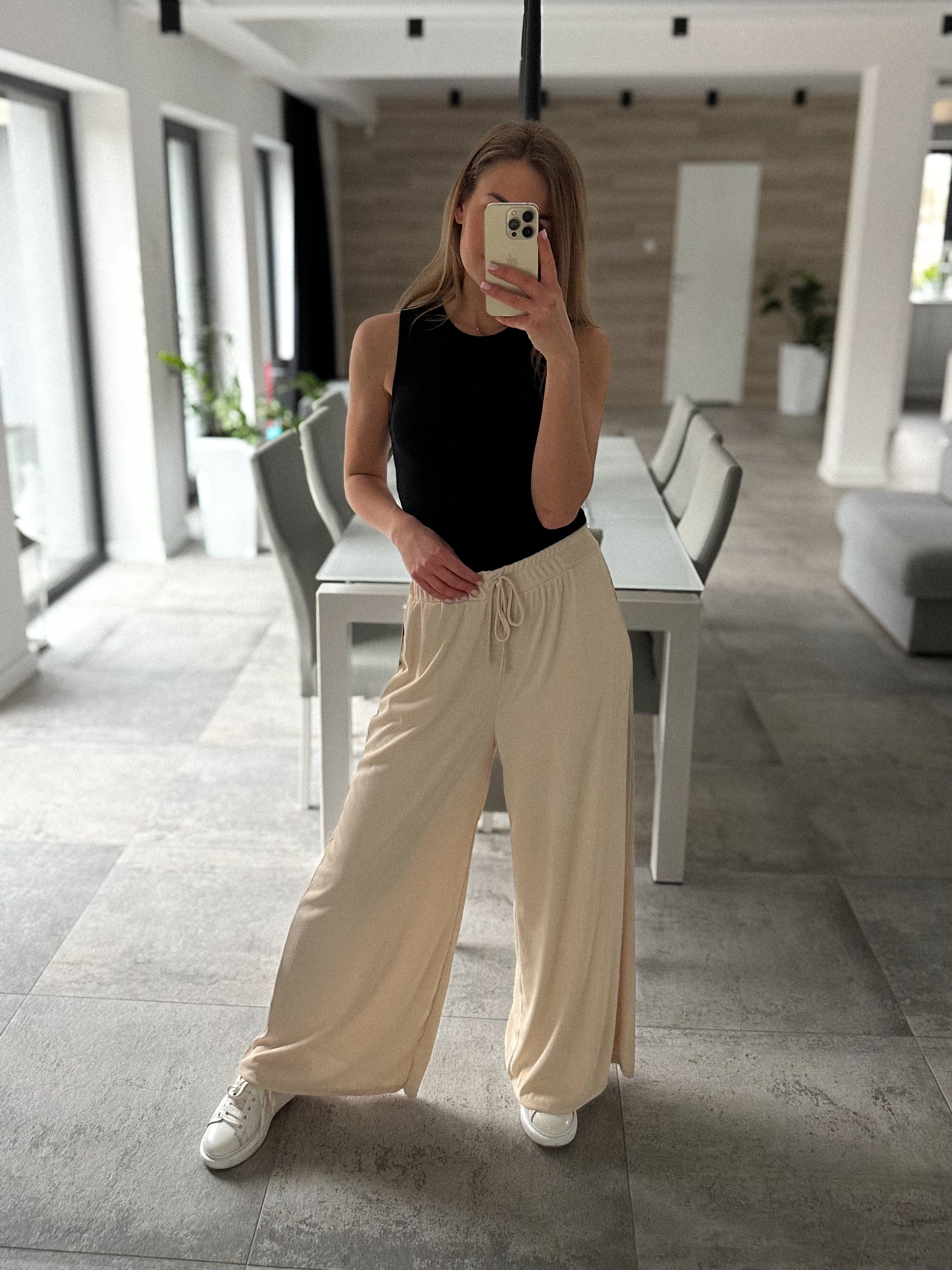 Spodnie o luźnym kroju